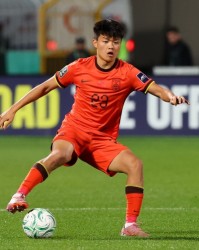 开云-沪媒：海港引进杨希的主要目的是为右后卫位置储备新生力量