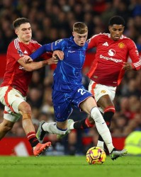 开云体育官网-100%离队！曼联球星与欧冠球队谈妥个人条款，曼联要求附买断条件